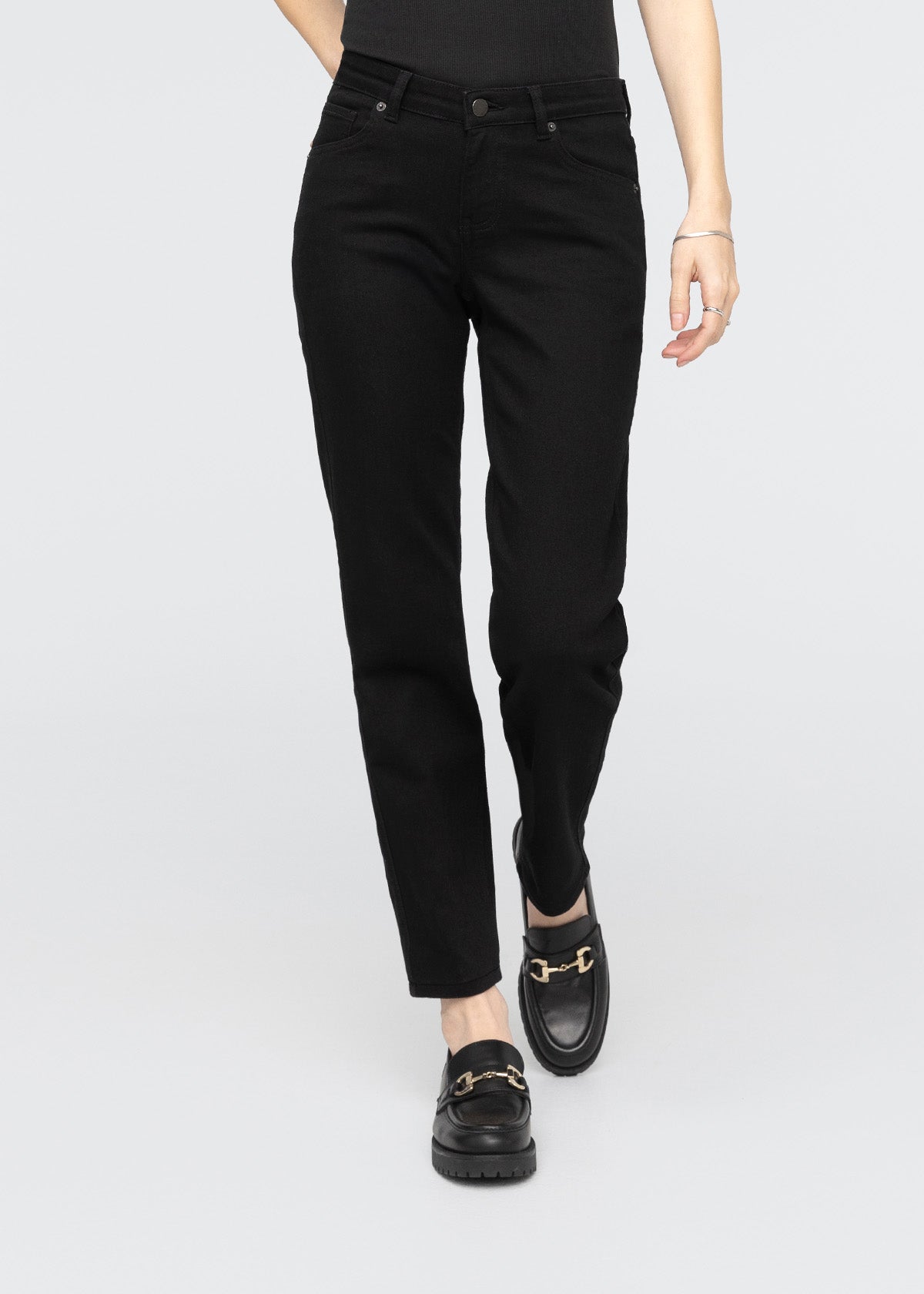 Performance Denim Girlfriend Jean Black